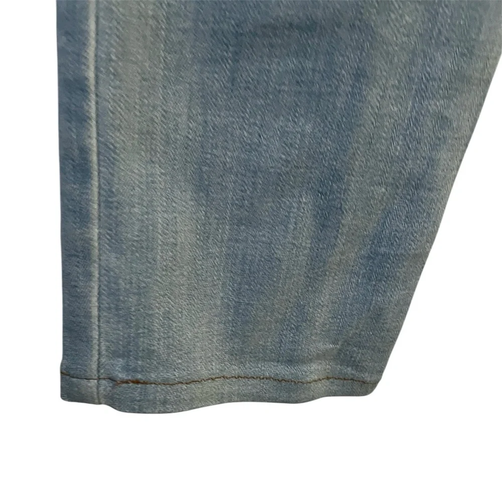 Levi's Women's 724 High-Rise Slim Straight Jeans Medium Wash Size 27 - Picture 5 of 6